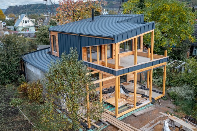 Сейчас вряд ли кто-то догадался бы, что это не новый, а перестроенный дом.