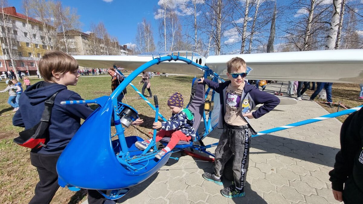 С днём космонавтики! Ура! 