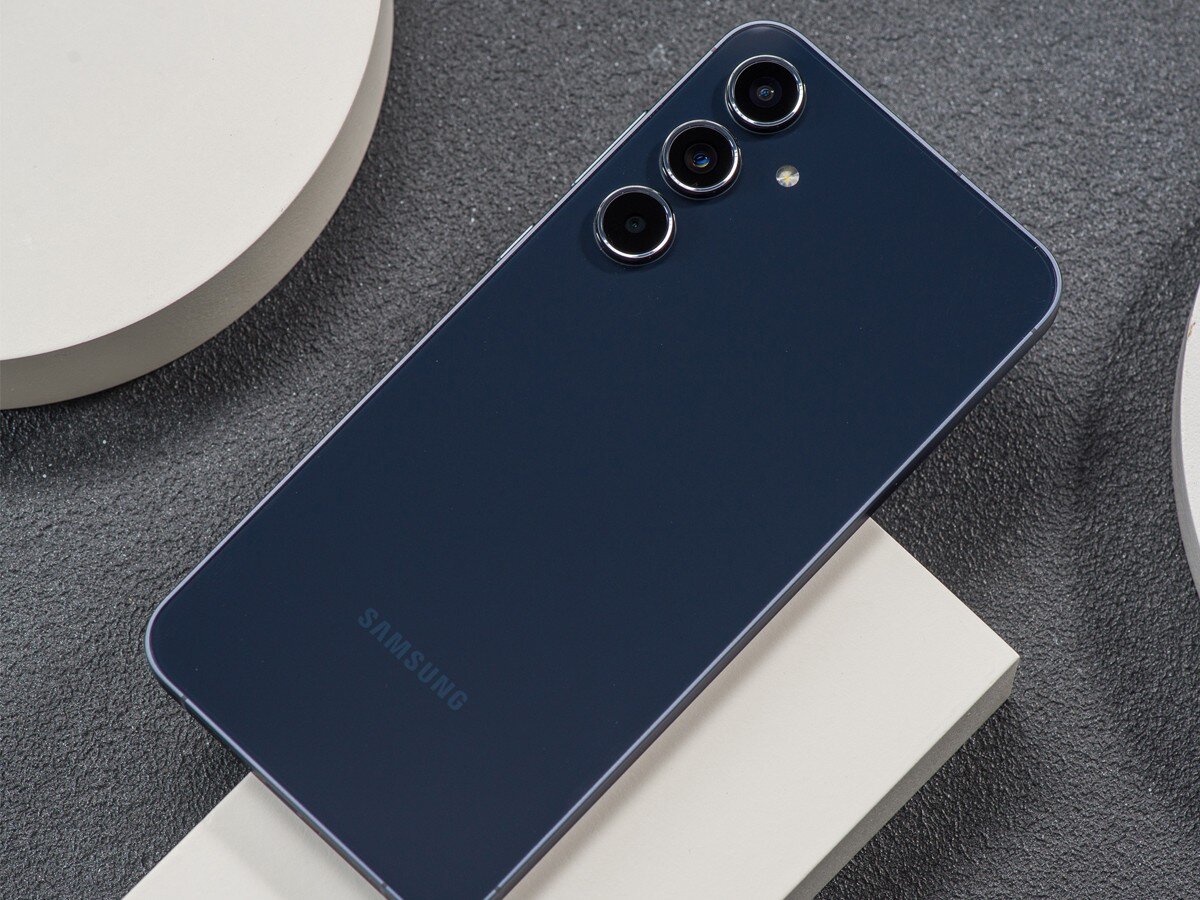    Обзор Samsung Galaxy A55: металлический середнячок с претензией на премиальность