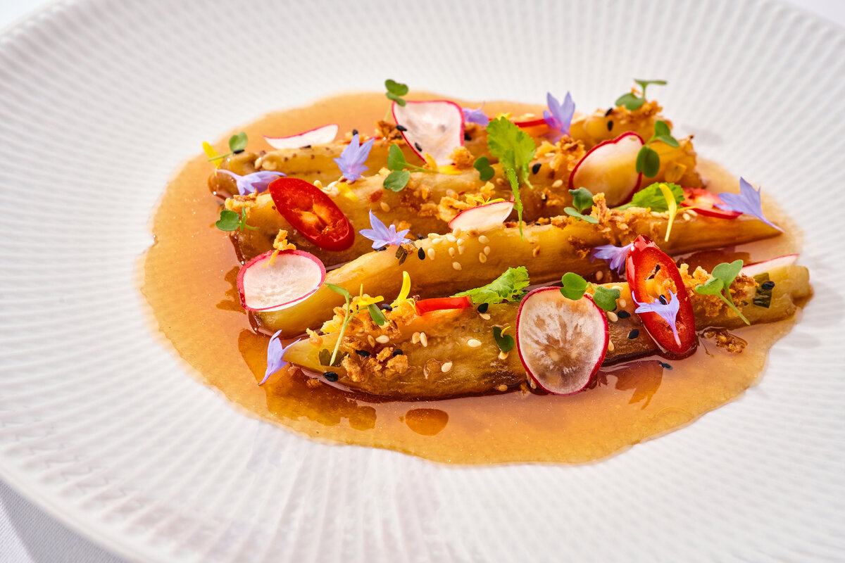 Печеный баклажан в тайском стиле в ресторане Modus