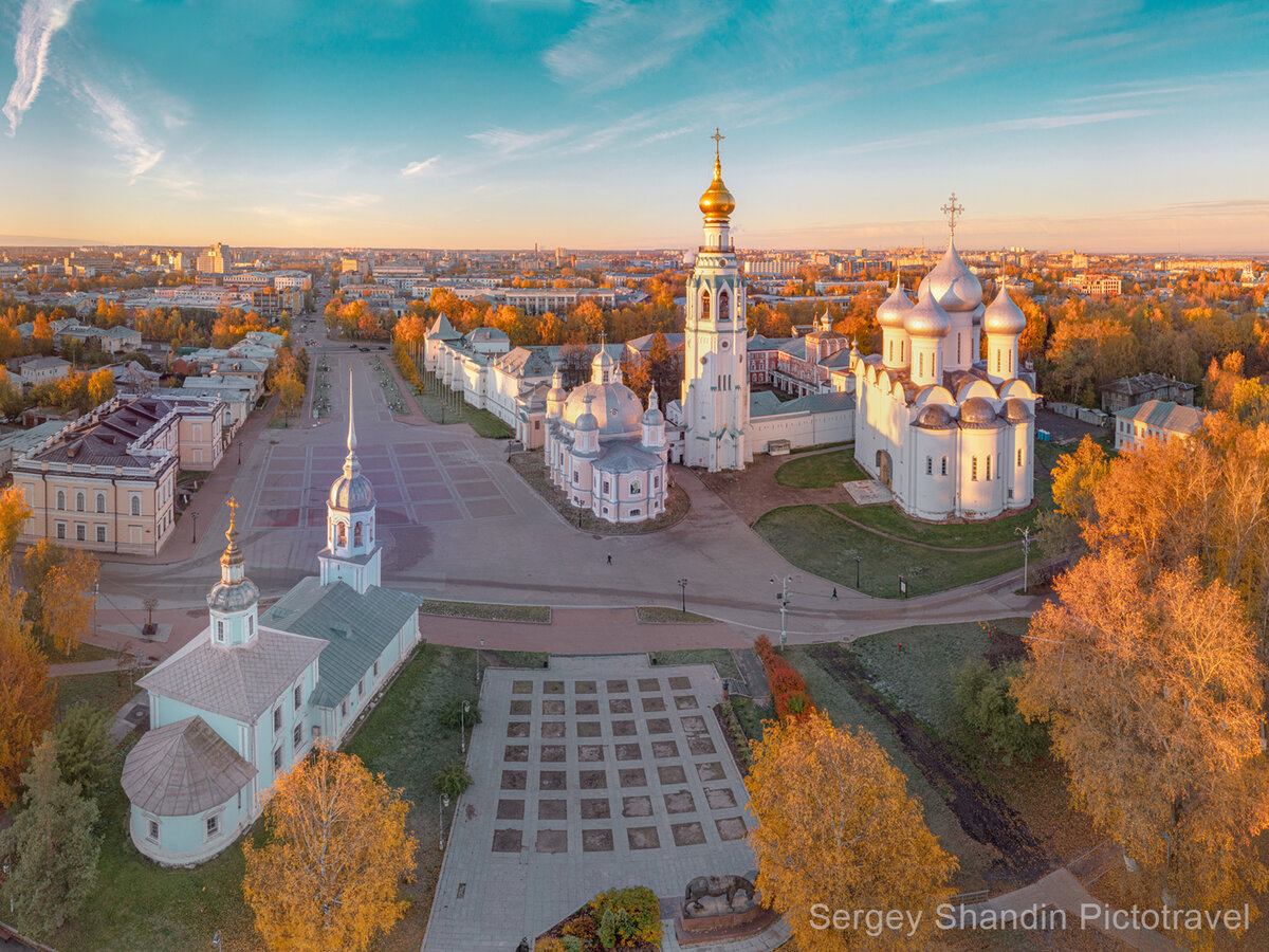 Вид Архиерейского двора с высоты. Фото Сергея Шандина