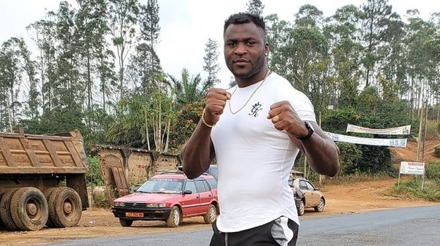 Франсис Нганну. Фото --