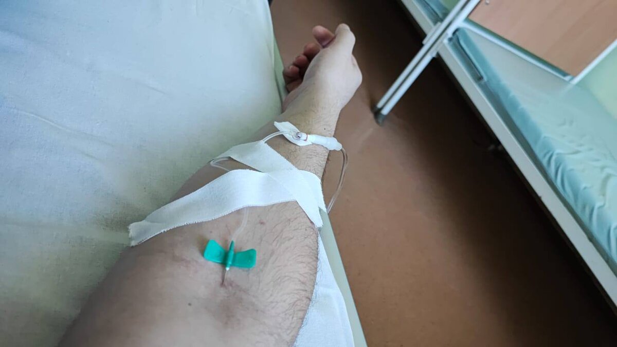 быстро начали капать капельницы, делать уколы....все реально очень быстро