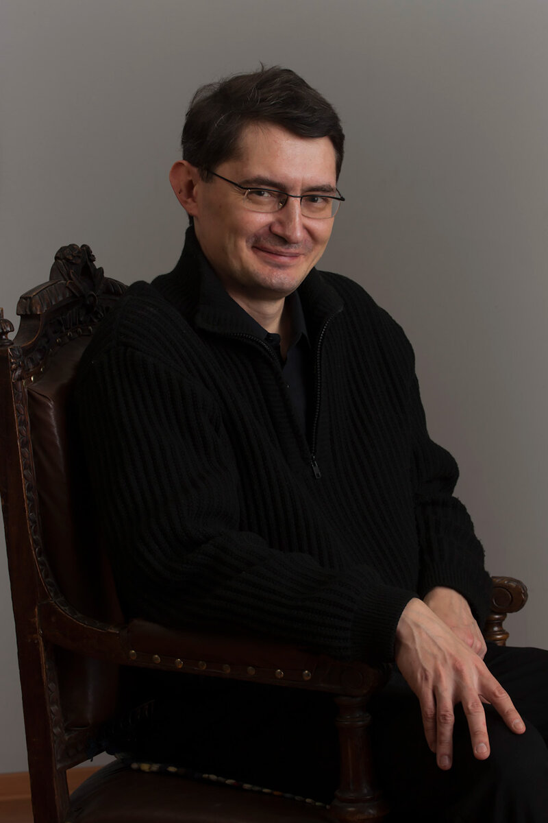 Антон Первушин height=1200px width=800px