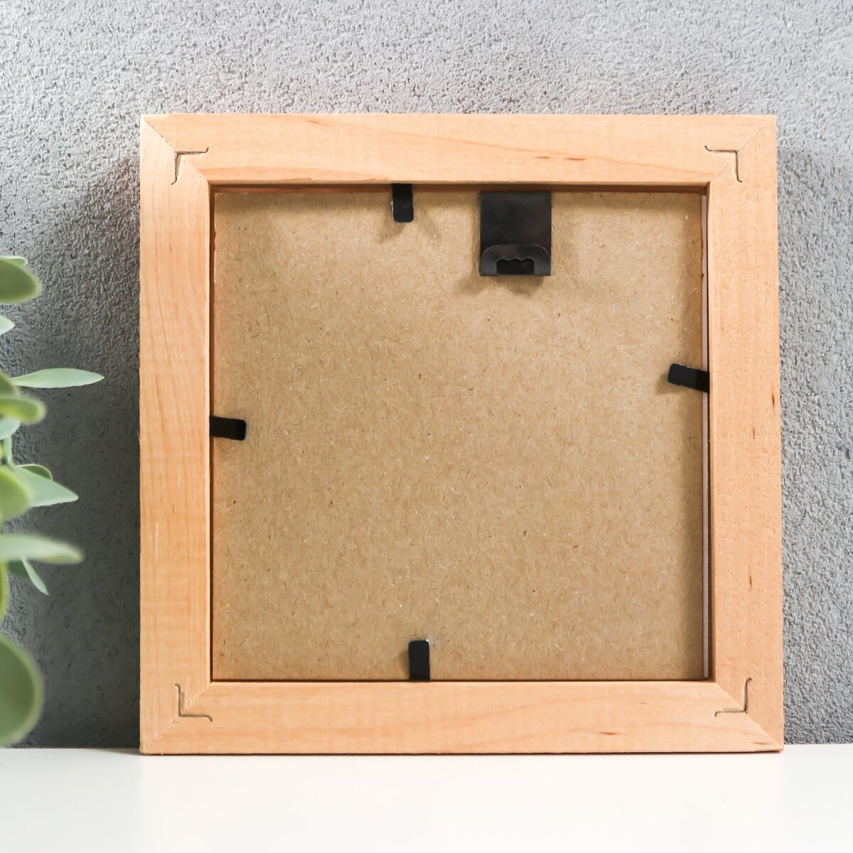 Оборотная сторона картины.