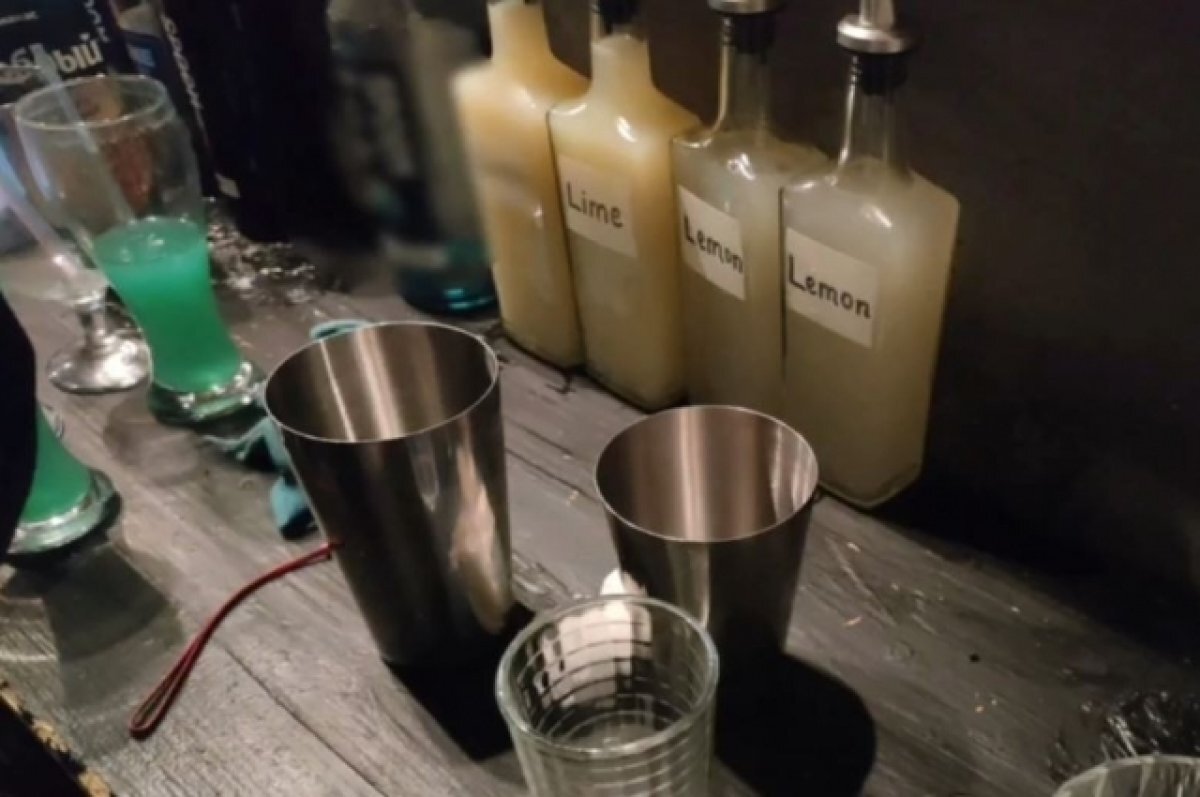    В Ачинске скандальный бар оставили без алкоголя