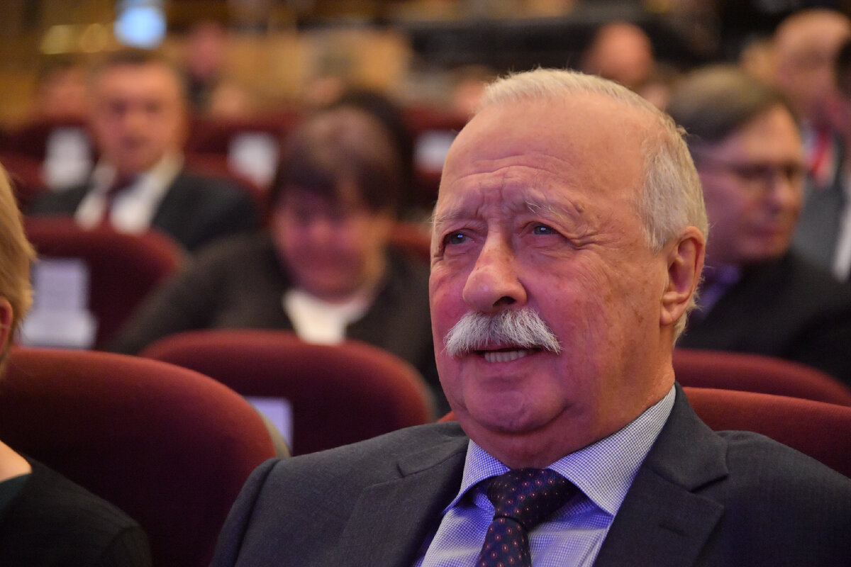 78-летний шоумен стал ведущим на церемонии розыгрыша призов в Свердловской области. Фото: Komsomolskaya Pravda/Global Look Press