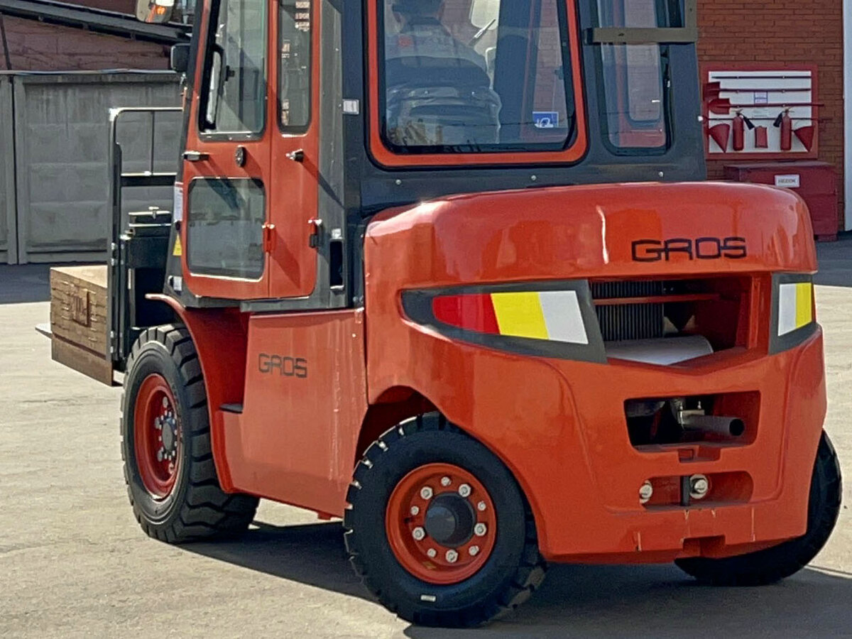 Дизельный вилочный погрузчик GROS с завода Lonking