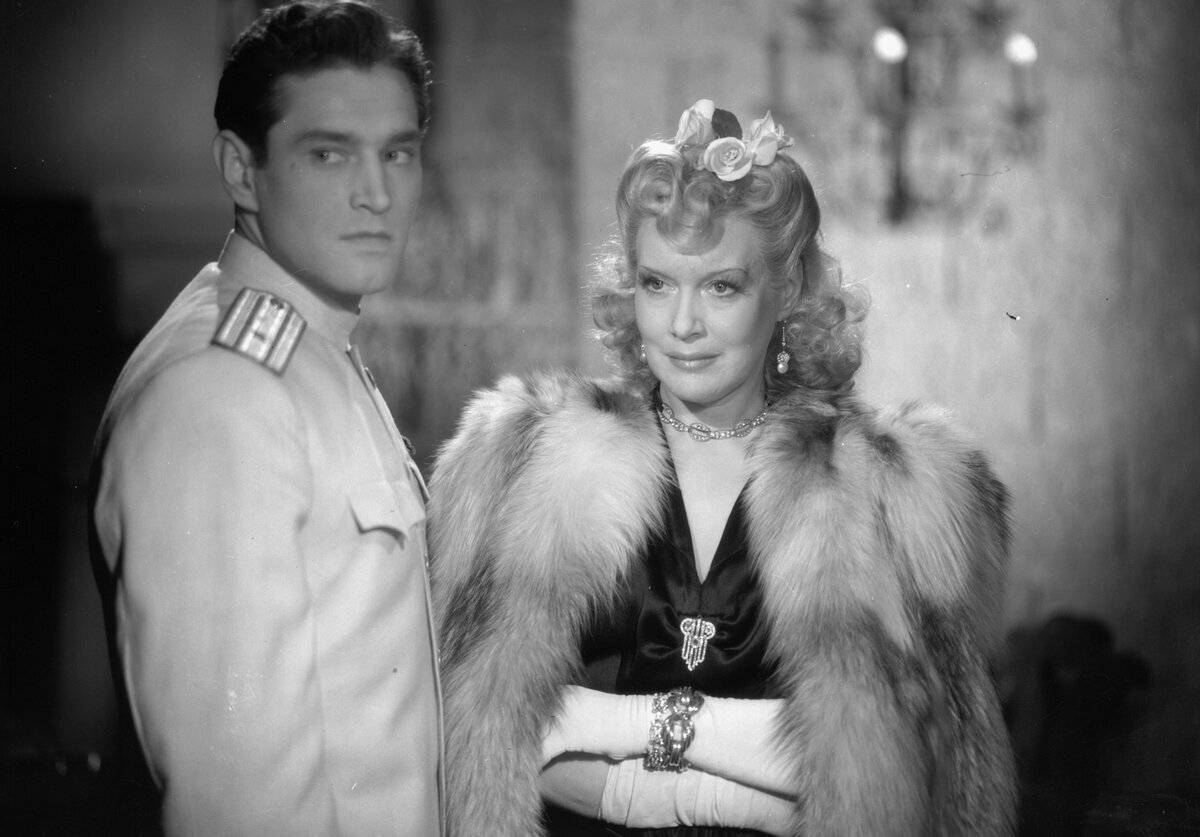 Любовь Орлова в фильме «Встреча на Эльбе» (1949 г.) Кадр из фильма.