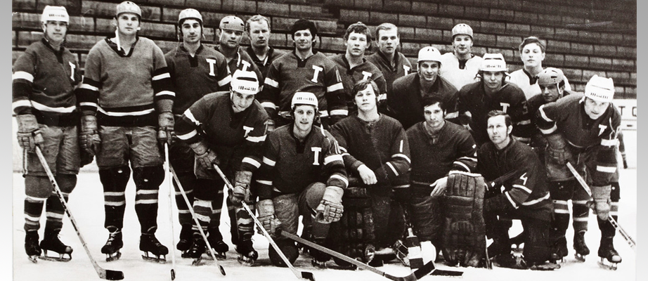 Фото 1971/72.  Источник -   Форум хоккейных статистиков им. Виктора Малеванного