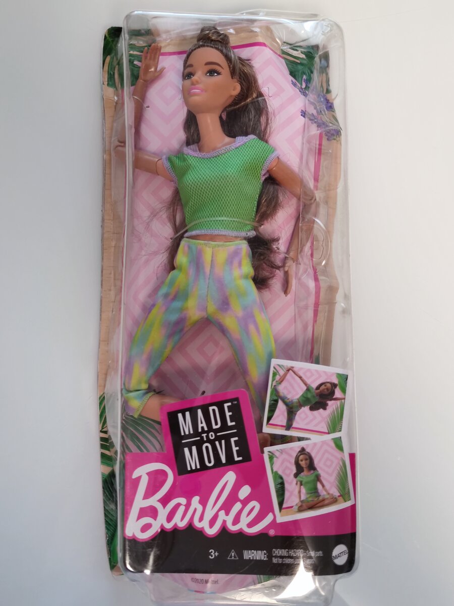 Barbie йога Джойс в зеленом