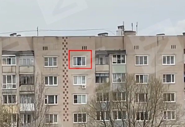     В Ивановской области малыши едва не выпали из окна пятого этажа