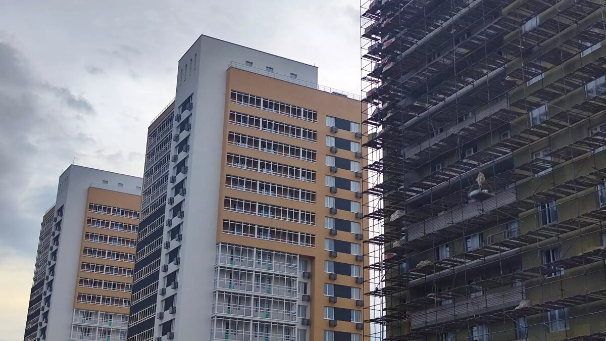     В Нижнем Новгороде можно снять квартиру за 10-20 тысяч рублей в месяц, если знать правильную локацию. NewsNN изучил предложение на рынке и узнал, на каких улицах находится самое дешевое арендное жилье.