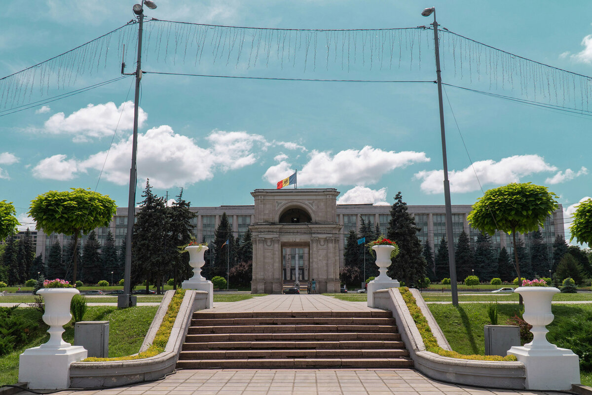 На территории города было несколько триумфальных арок, но сохранилась только эта. Фото: Dorin Seremet / Unsplash
