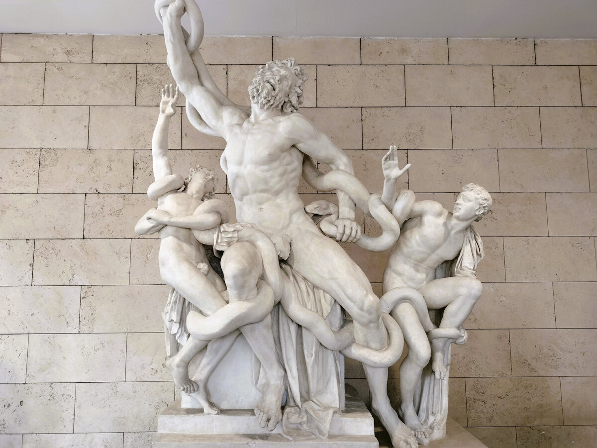 Лаокоон и сыновья - копия в Ватикане.
