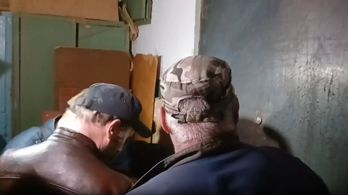    Нижегородку, которая устроила «концлагерь для животных» в своей квартире на улице Ясной, забрали сотрудники психбольницы. Об этом сообщает пресс-служба ГУФССП по региону.