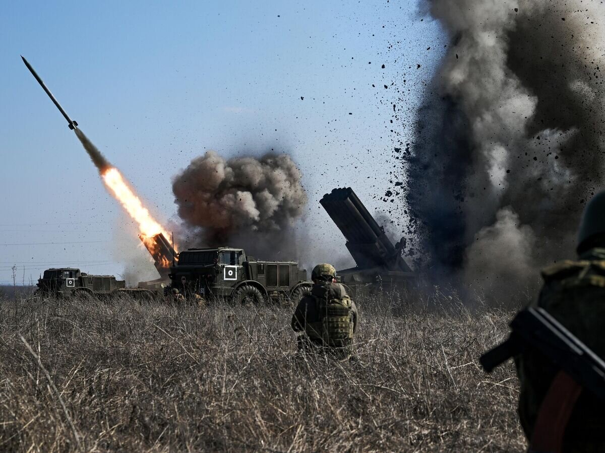    Боевая работа артдивизиона ЦВО на Авдеевском направлении© РИА Новости / Станислав Красильников