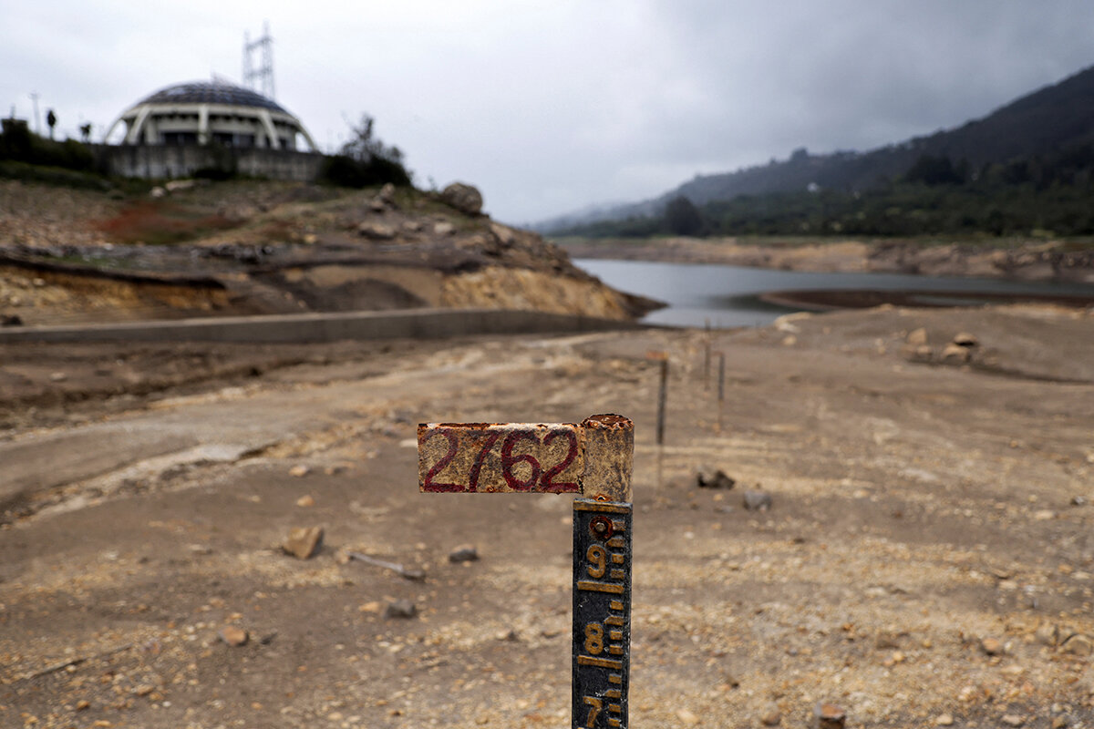 Luisa Gonzalez / REUTERS📷Водохранилище Сан-Рафаэль в Ла-Калера, Колумбия, 8 апреля 2024 года