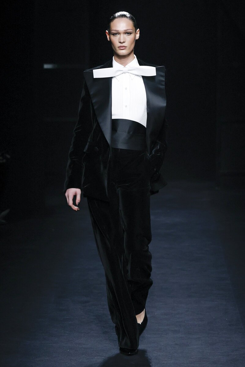    Модель на показе Nina Ricci