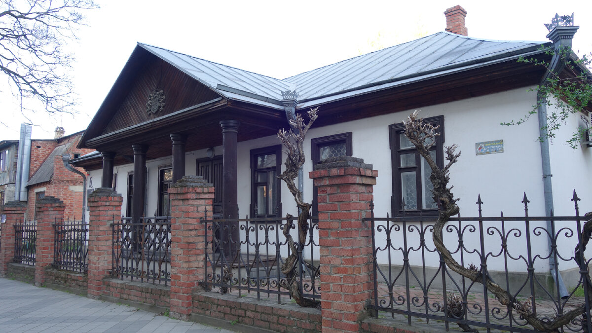 Дом атамана Бурсака, ул. Красноармейская, 6