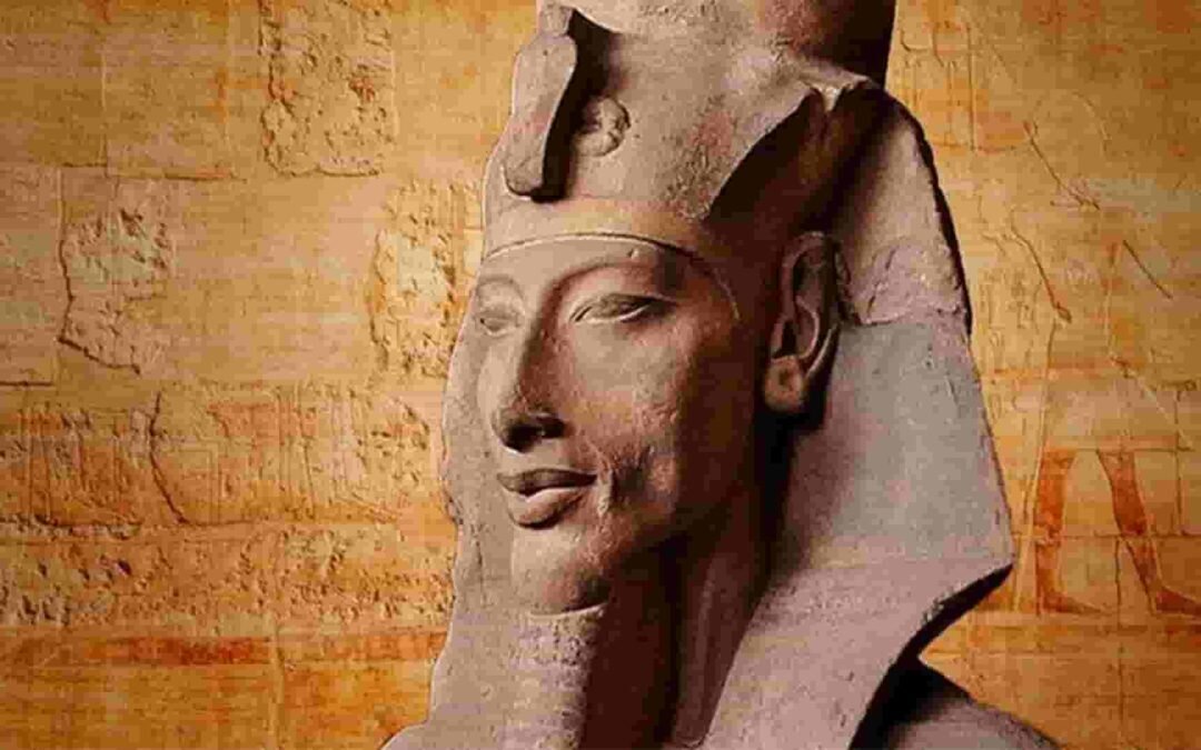 Аменхотеп IV (Эхнатон) (с) historicaleve.com