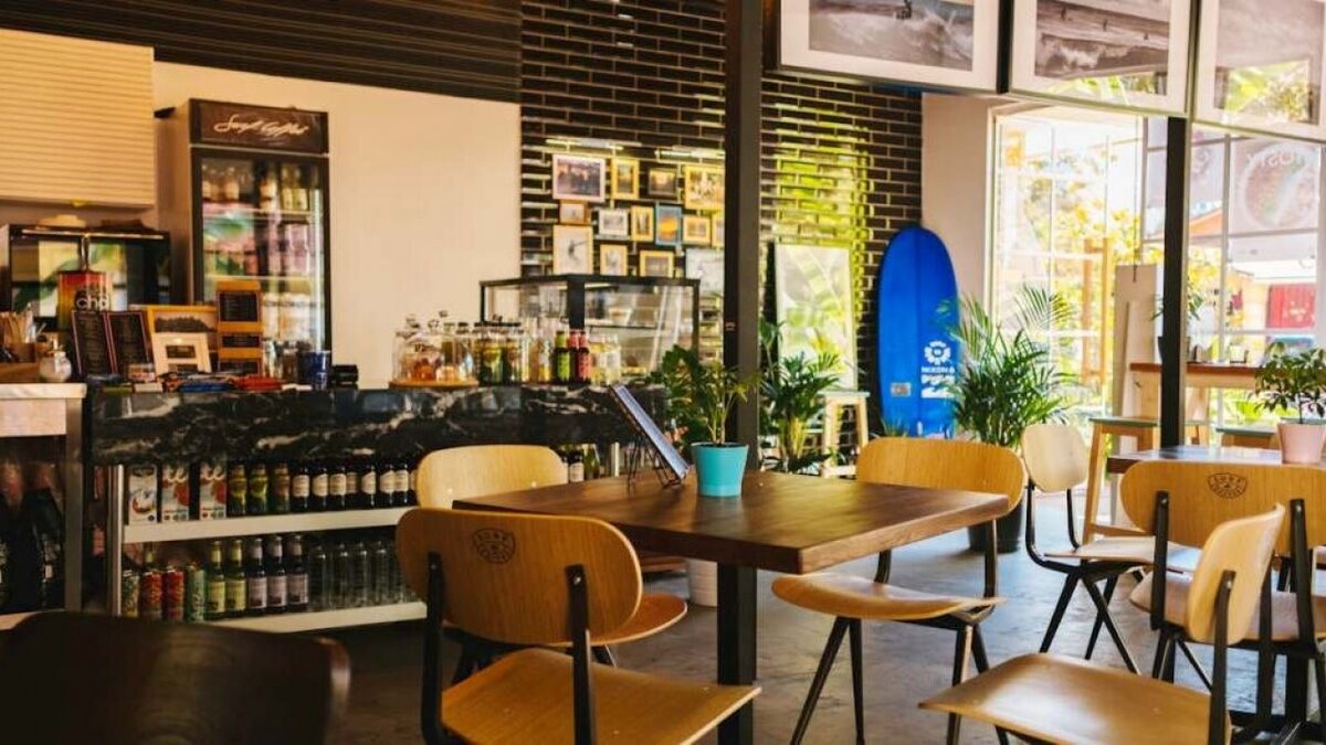    В Энгельсе ищут официантов от 16 лет на зарплату 100 рублей в час и чаевыеНовости Саратова и области – Сетевое издание «Репортер64»