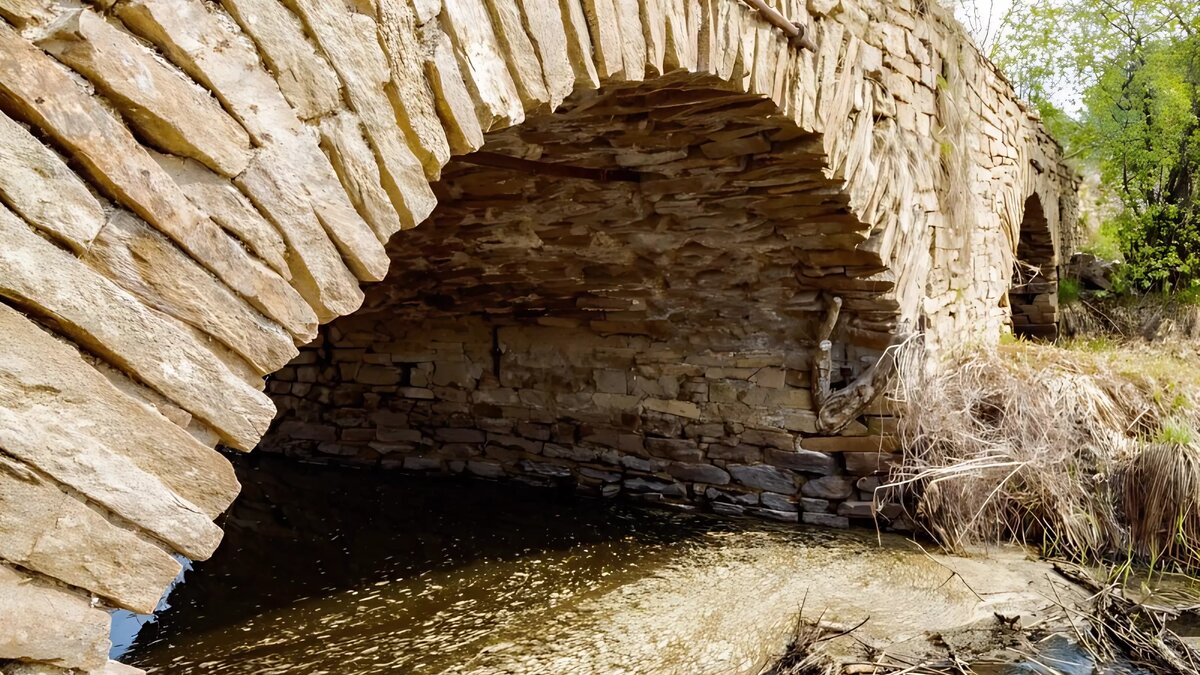     Решение о том, что в регионе появилось восемь новых объектов культурного наследия, принял областной госкомитет охраны объектов культурного наследия. Ранее заявки по этому поводу подавали несколько краеведов, о чем сообщил «Курсу дела» челябинский краевед Юрий Латышев.