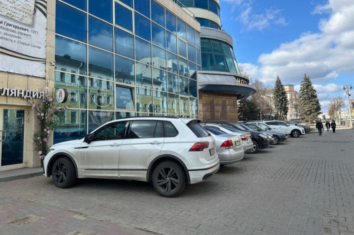    Ставят, где хотят.