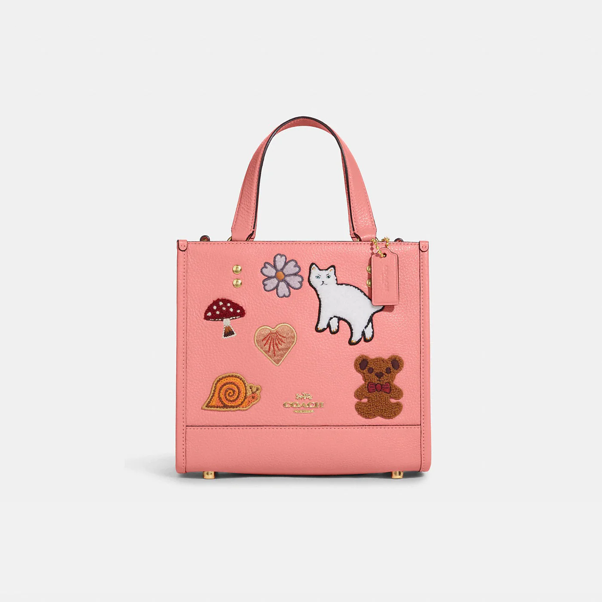 Сумки Coach Dempsey Tote 22 With Creature Patches на сайте coach-disconts.ru 