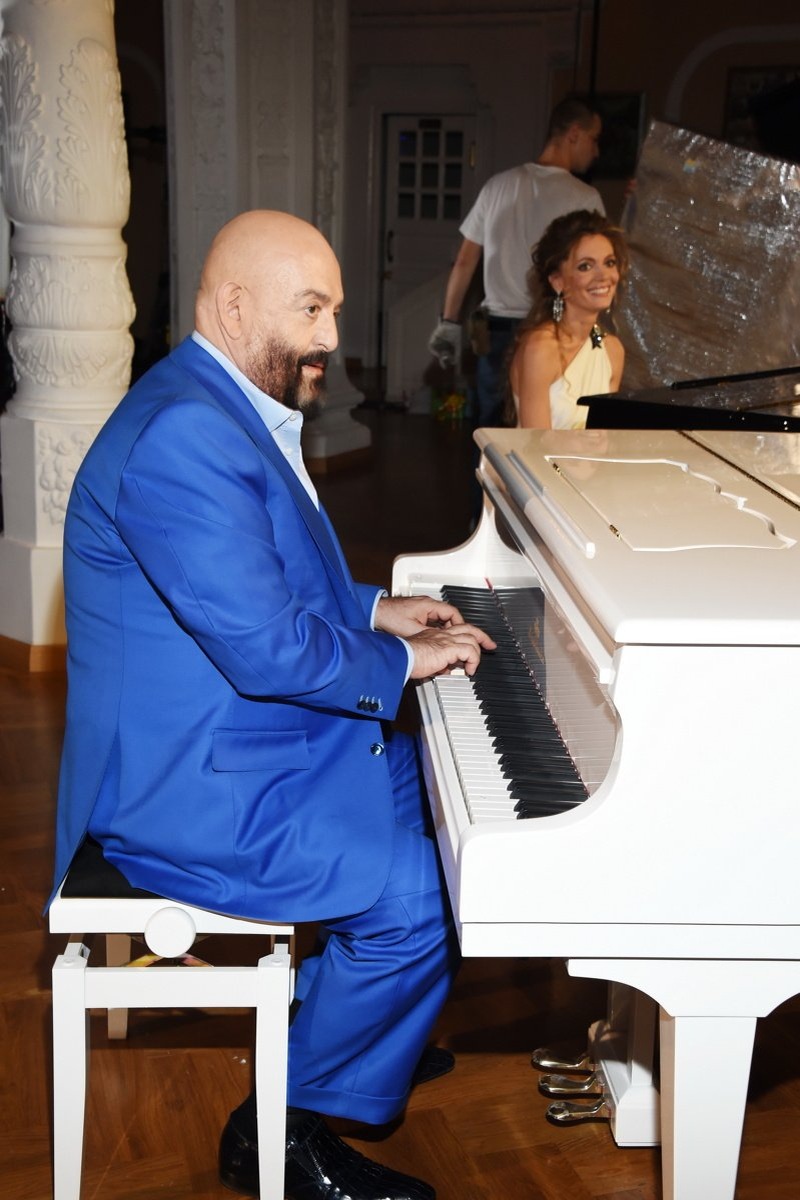    Михаил Шуфутинский в 2012 году