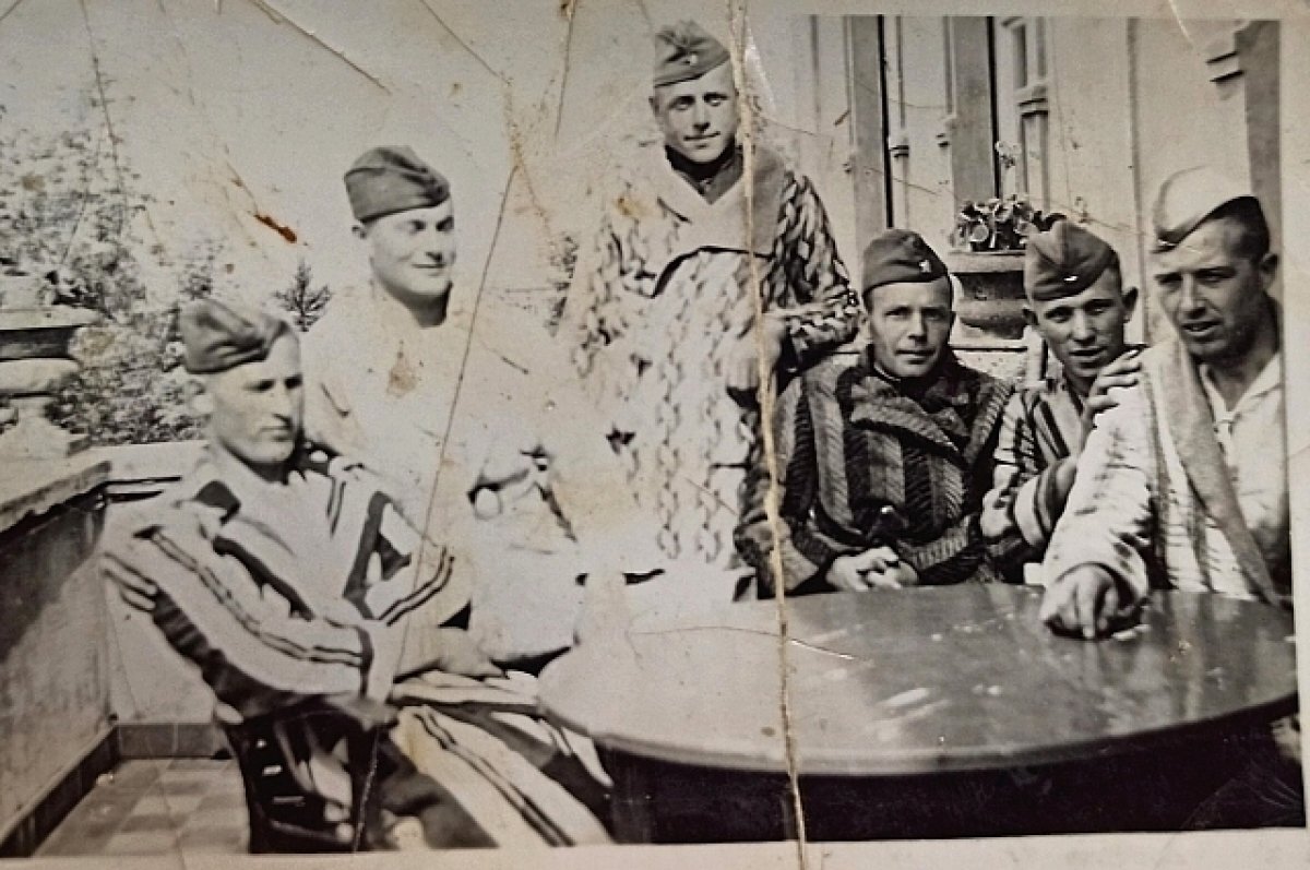    Основные усилия комиссаров госпиталей были брошены не на идеологические вопросы, а на борьбу с пьянством раненых.