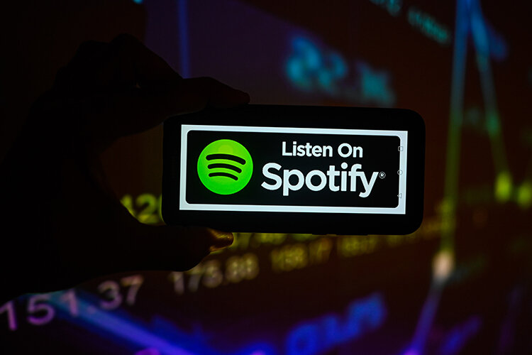    Spotify протестирует создание плейлистов по текстовому запросу. А также работает над функцией редактирования музыки в приложении, выяснил WSJ.   
Фото: © Omar Marques / Keystone Press Agency / www.globallookpress.com