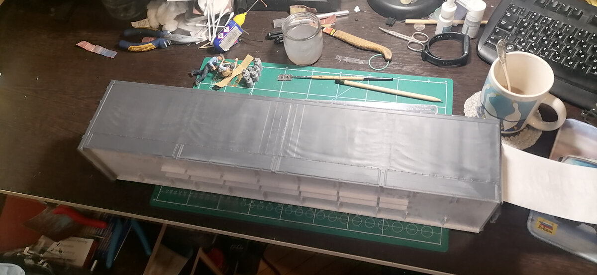 Пока еще пустая боковина, но скоро на ней появятся.....