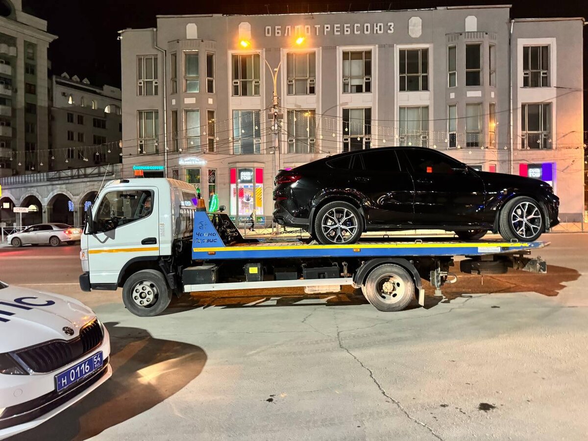 В Новосибирске автоинспекторы забрали у автовладельца BMW X6 и ещё 3  автомобиля | Главные новости. Сиб.фм | Дзен