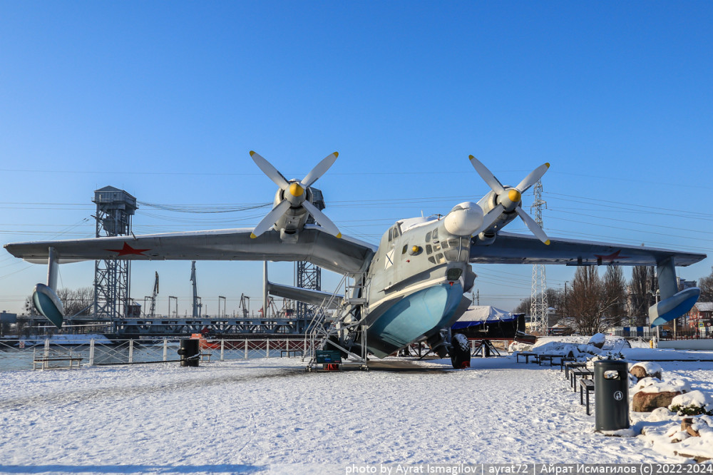 Экспонат Калининградского Музея Мирового океана. Советский противолодочный турбовинтовой самолет-амфибия Бе-12.