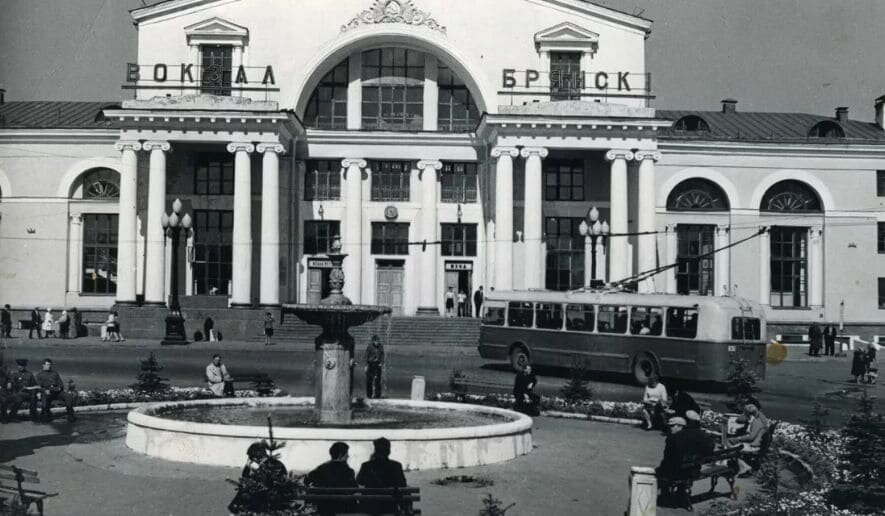 Брянск архивные фото Брянцам показали фото субботника в 1932 году на советском заводе Урицкого Брянск