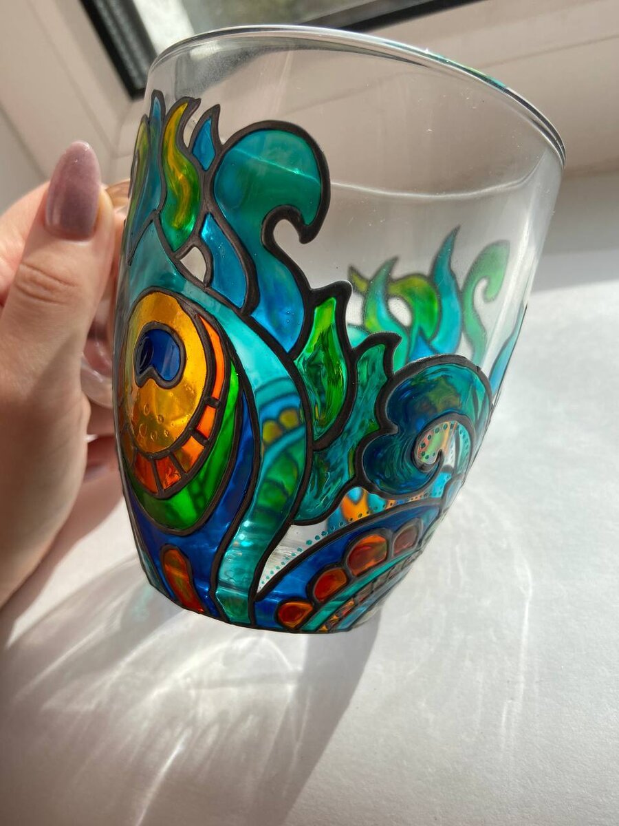 Роспись по стеклу. Работа Дарьи.