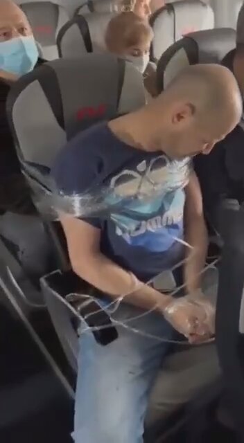 Из жизни. Связанный пьяный дебошир на борту