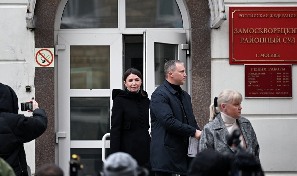 Супруг блогера, вероятно, надеется вызволить ее из заточения.  Фото: РИА Новости / Григорий Сысоев