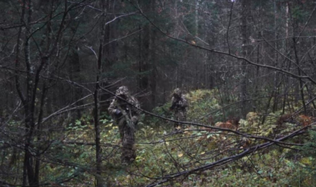 Бойцы в маскировочных костюмах Stich Profi 