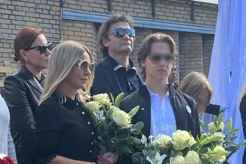 Юрия Шатунова похоронили на Троекуровском кладбище в Москве.