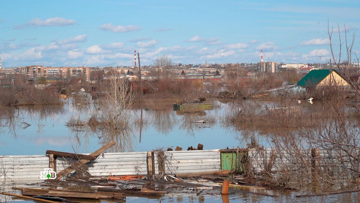 На Южном Урале половодье размыло кладбища и скотомогильники | НТВ: лучшее |  Дзен