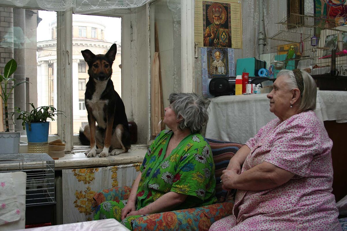 Комната на троих