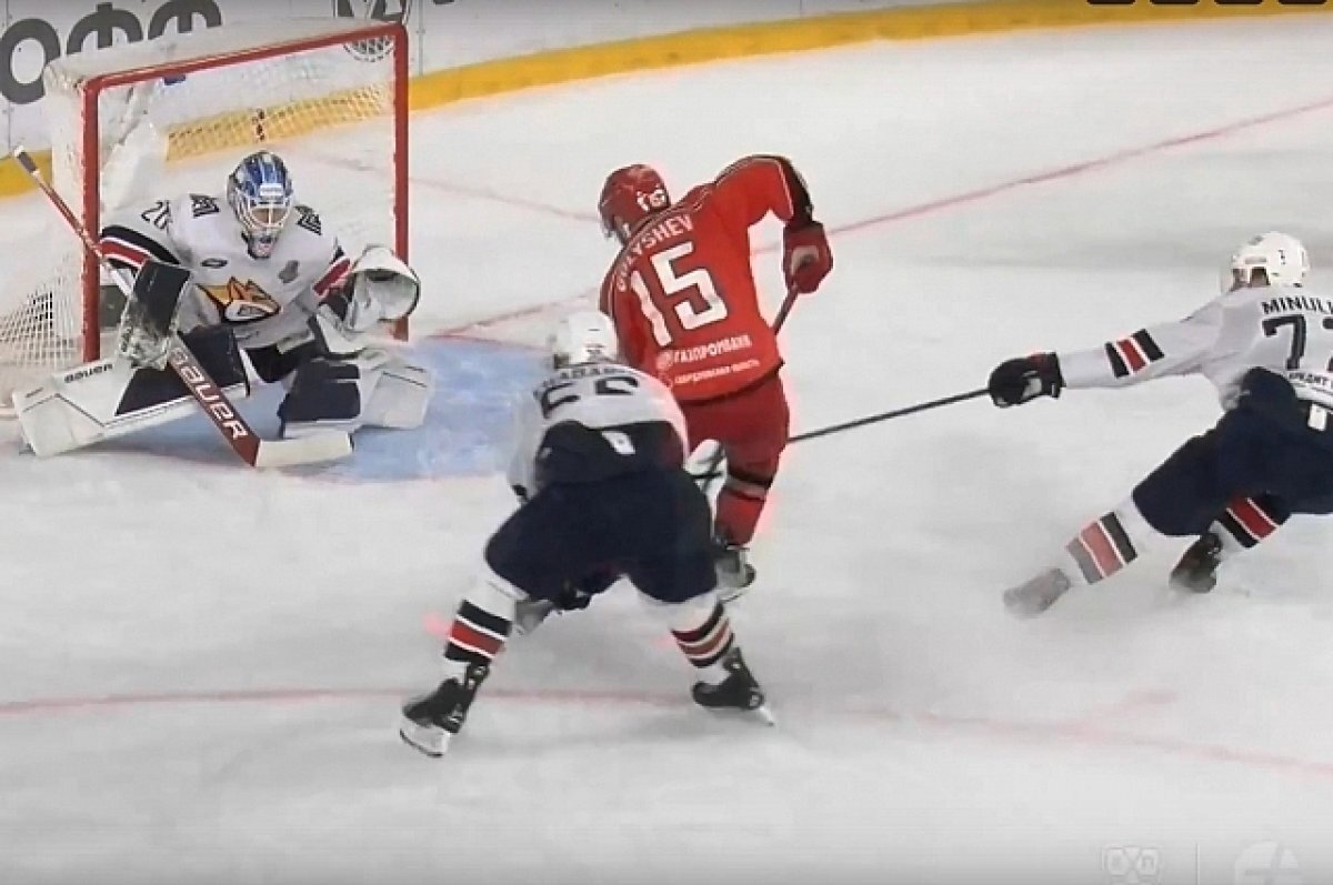    Екатеринбургский «Автомобилист» обыграл «Металлург» со счетом 5:3