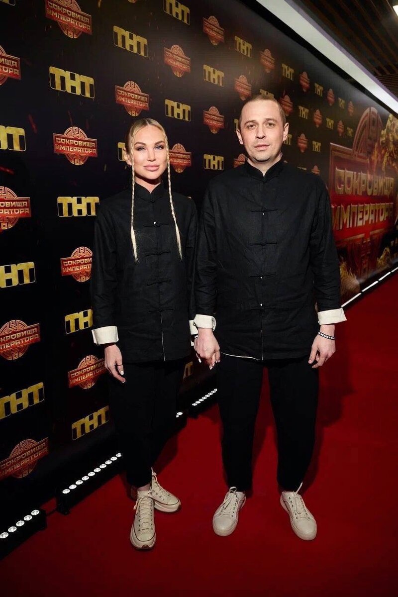 Олег Верещагин и его супруга Александра на премьере «Сокровищ императора»