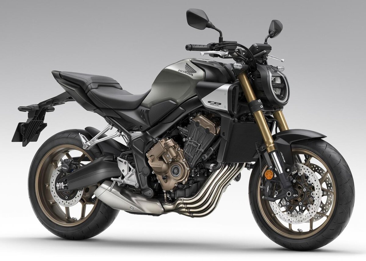 Honda
CB 650R с электронным сцеплением
2024 года выпуска Общий объем: 648 куб.см.
Тип двигателя: 4-тактный, DOHC, 4-клапанный, параллельный, 4-цилиндровый, с жидкостным охлаждением.
Высота по сиденью: 810 мм.
Вес автомобиля: 207 кг.Дата выхода: четверг, 13 июня 2024 г.
Цена, включая налоги: 1 089 000 иен.