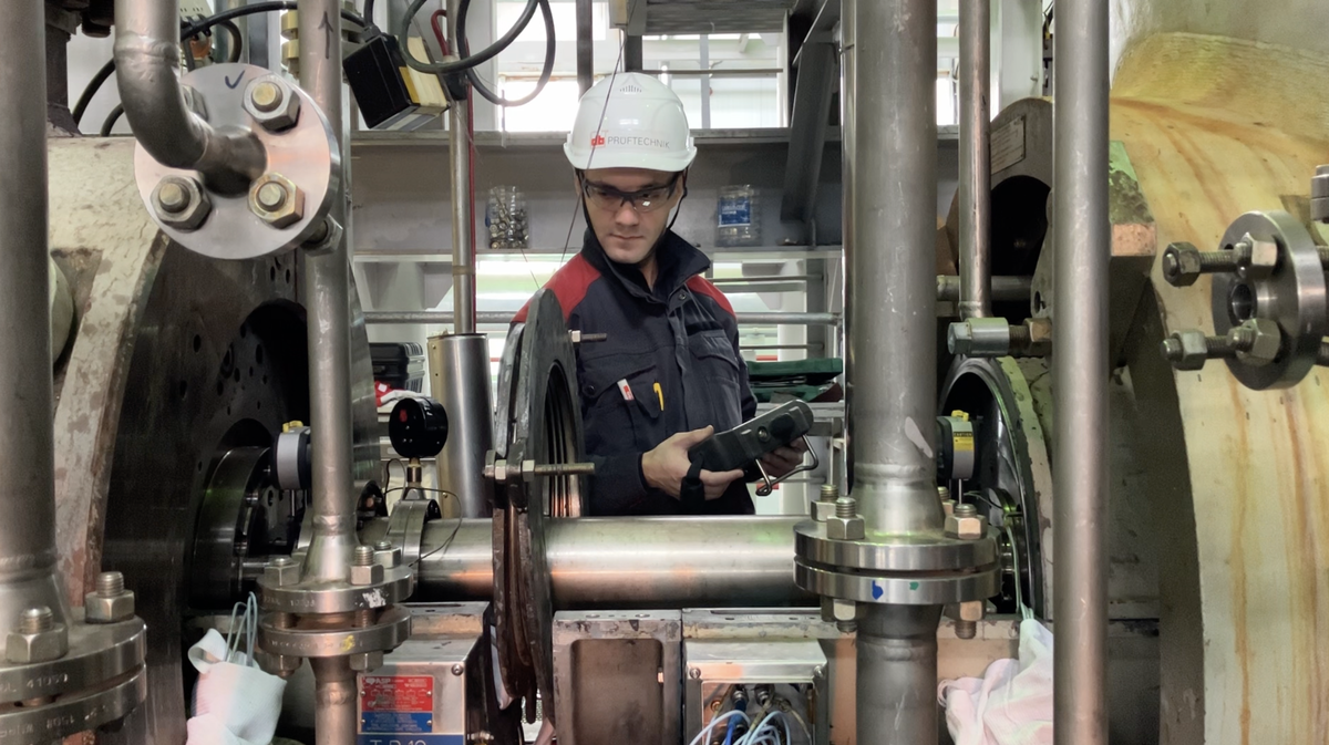 Центровка дорогостоящего и ответственного оборудования начинается с конца - с поиска и согласования со специалистами, ответственными за монтаж или эксплуатацию, допустимых значений по излому и смещению осей.