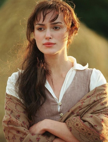 тут она еще и лохматая, а потом и вовсе бегает по полям в одиночестве в ночнушках, а мы еще современных любителей пижамного стил ругаем