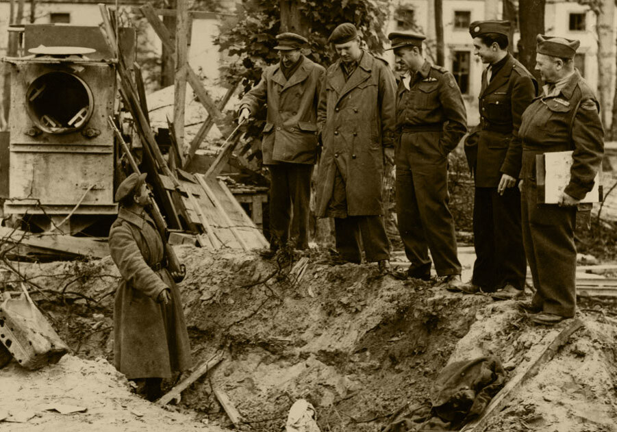 Останки Гитлера и Евы Браун нашли здесь