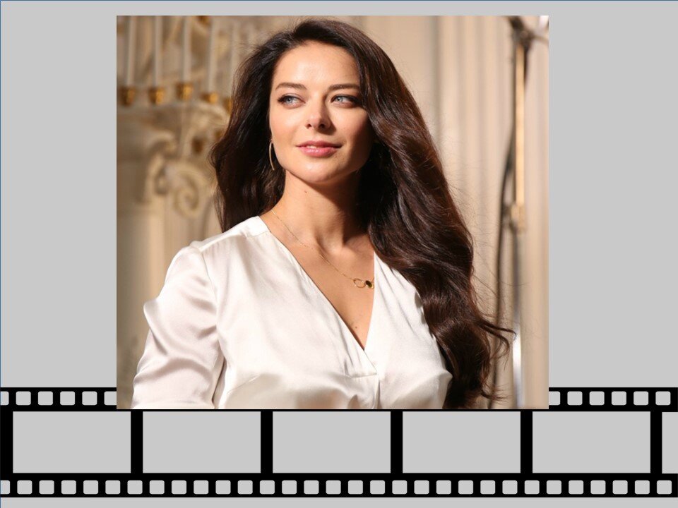 Марина Александрова    –   одна из самых популярных сегодня российских актрис.  Коллаж авторский. Фото из открытых источников интернет.